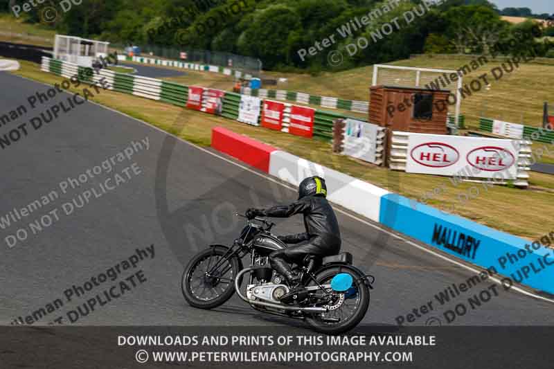 Vintage motorcycle club;eventdigitalimages;mallory park;mallory park trackday photographs;no limits trackdays;peter wileman photography;trackday digital images;trackday photos;vmcc festival 1000 bikes photographs